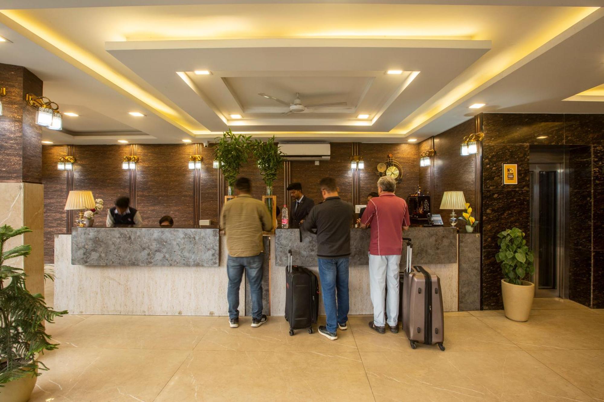 Hotel Prithvi-Raj Near Delhi Airport Neu-Delhi Exterior foto