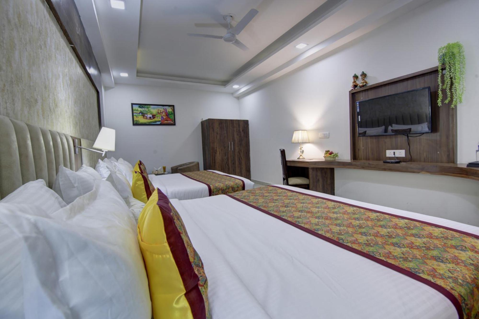 Hotel Prithvi-Raj Near Delhi Airport Neu-Delhi Exterior foto