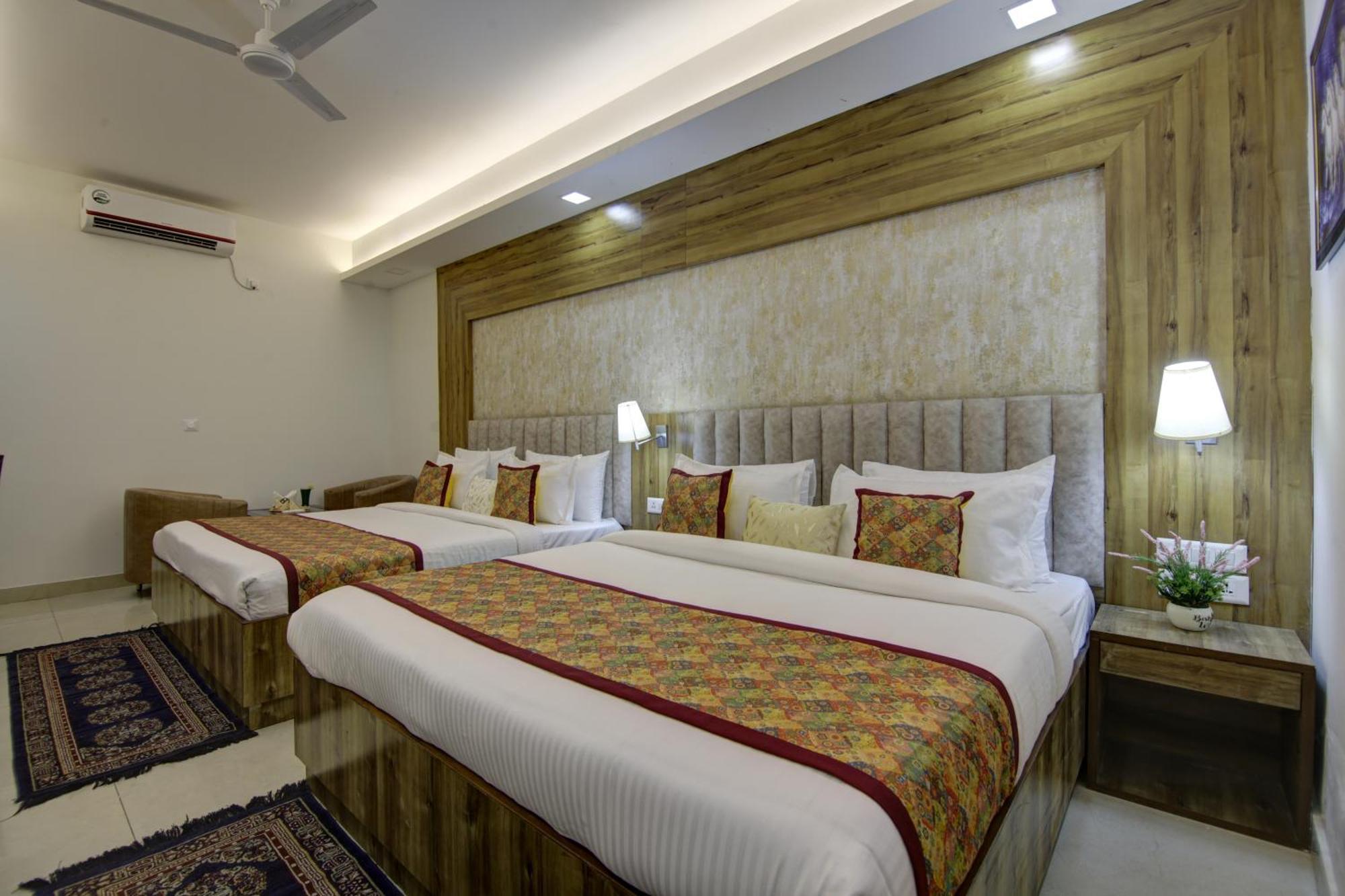 Hotel Prithvi-Raj Near Delhi Airport Neu-Delhi Exterior foto